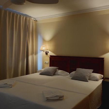 Cabalo Furado Tui Hotel Eksteriør billede