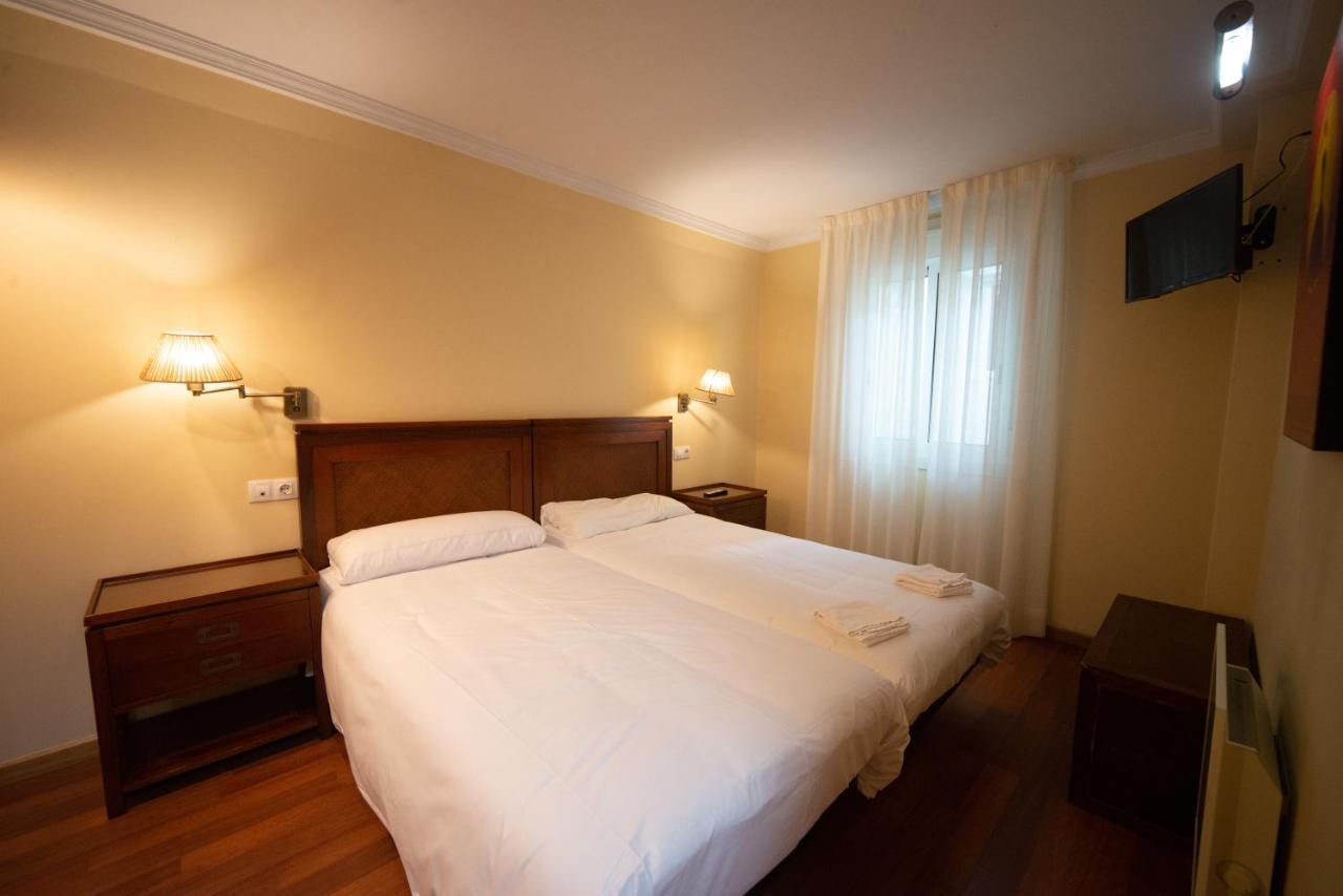Cabalo Furado Tui Hotel Eksteriør billede
