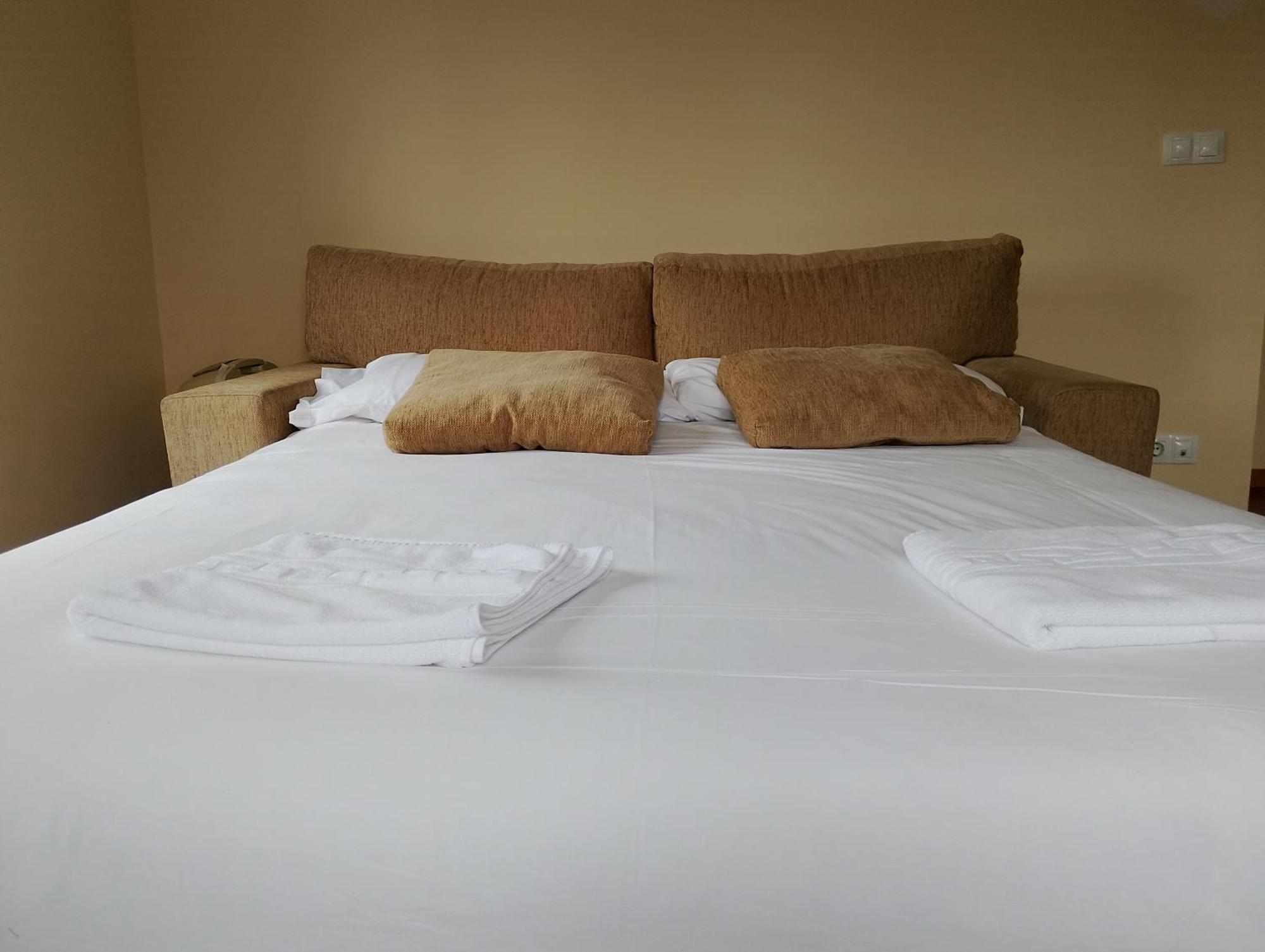 Cabalo Furado Tui Hotel Eksteriør billede