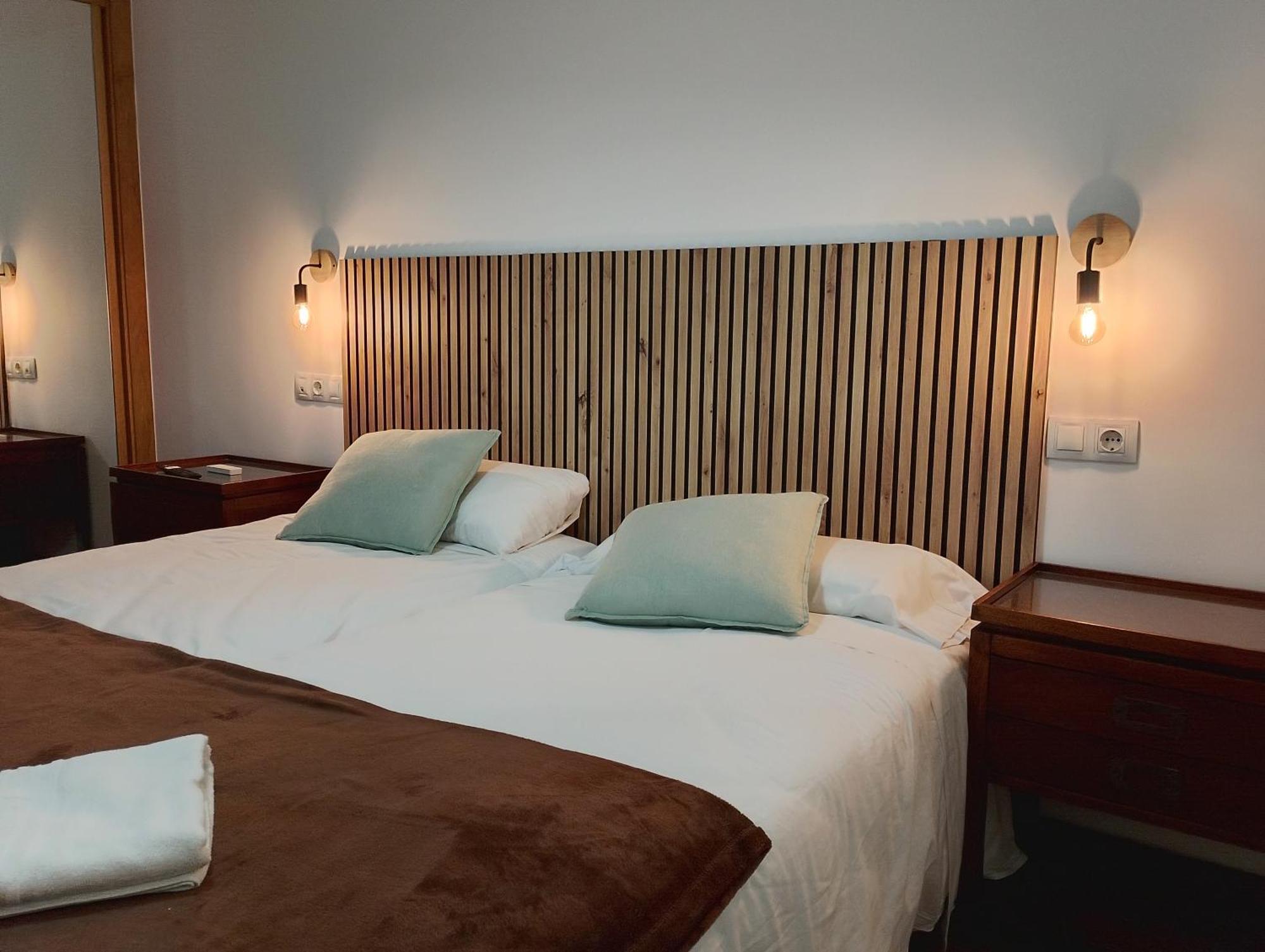 Cabalo Furado Tui Hotel Eksteriør billede