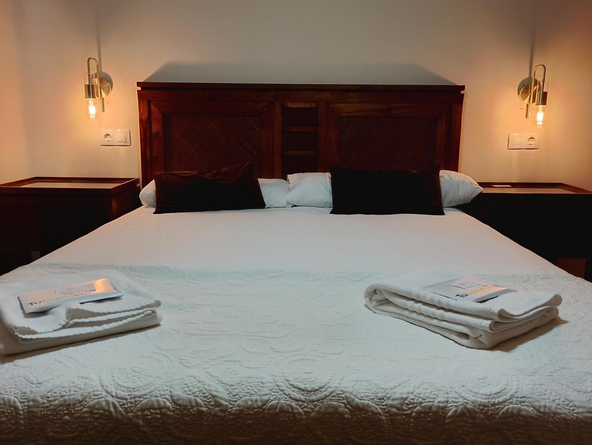 Cabalo Furado Tui Hotel Eksteriør billede
